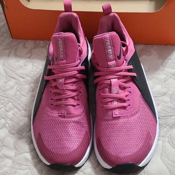 New Nike Air Max Bella TR 3 Sneaker - Picture 9 of 16